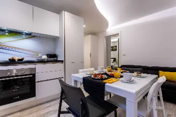 Air-conditioned Apartment in Baška for 2