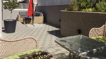 Air-Conditioned Holiday House in Split for 4 Guests