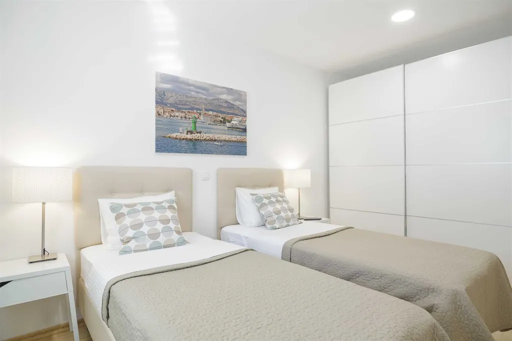 Air-Conditioned Holiday House in Split for 4 Guests