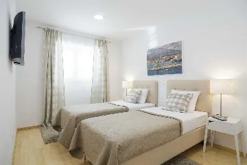 Air-Conditioned Holiday House in Split for 4 Guests