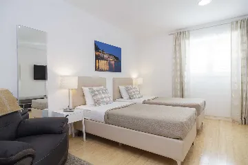 Air-Conditioned Holiday House in Split for 4 Guests