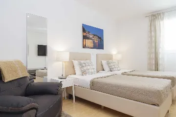 Air-Conditioned Holiday House in Split for 4 Guests