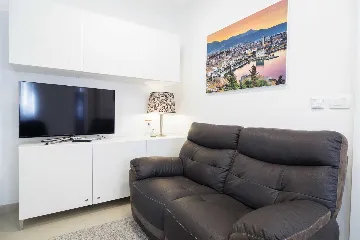Air-Conditioned Holiday House in Split for 4 Guests