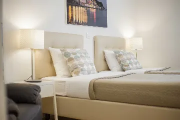 Air-Conditioned Holiday House in Split for 4 Guests