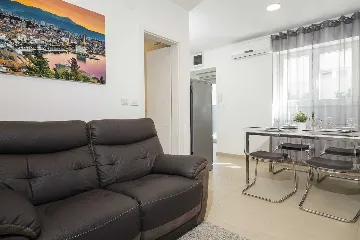Air-Conditioned Holiday House in Split for 4 Guests