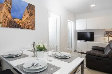 Air-Conditioned Holiday House in Split for 4 Guests