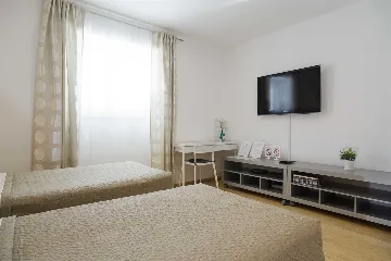 Air-Conditioned Holiday House in Split for 4 Guests