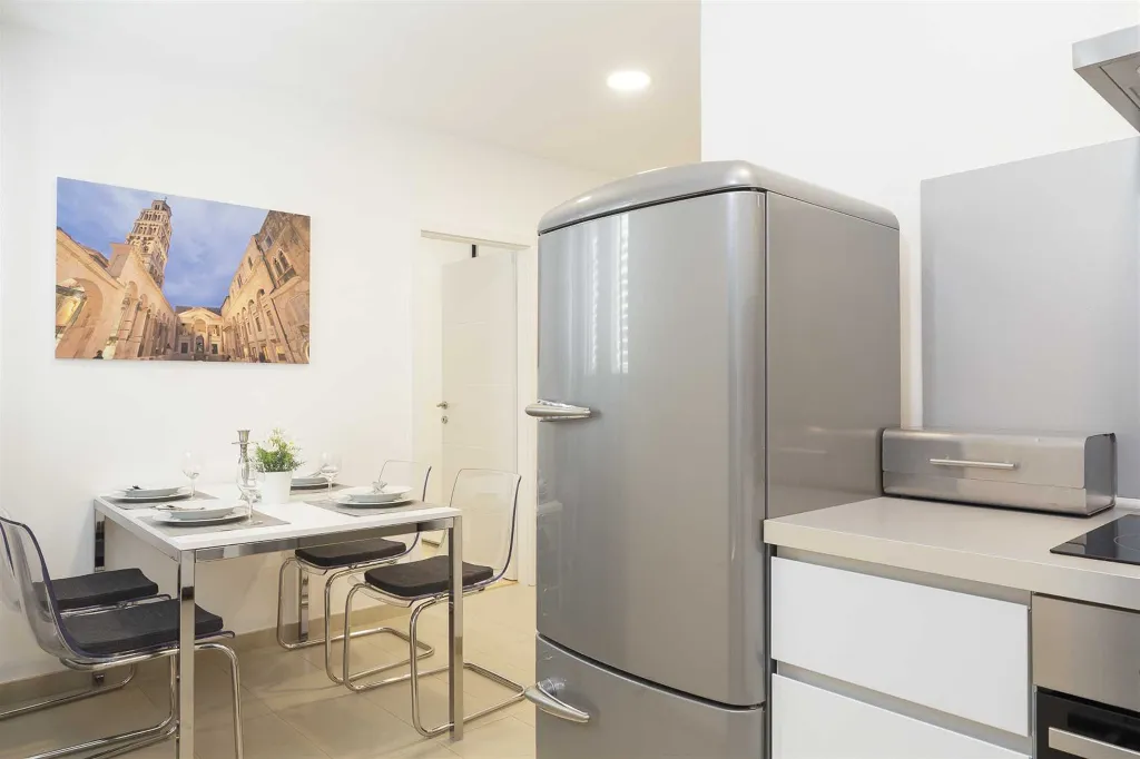 Air-Conditioned Holiday House in Split for 4 Guests