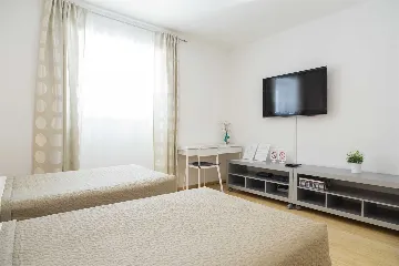 Air-Conditioned Holiday House in Split for 4 Guests