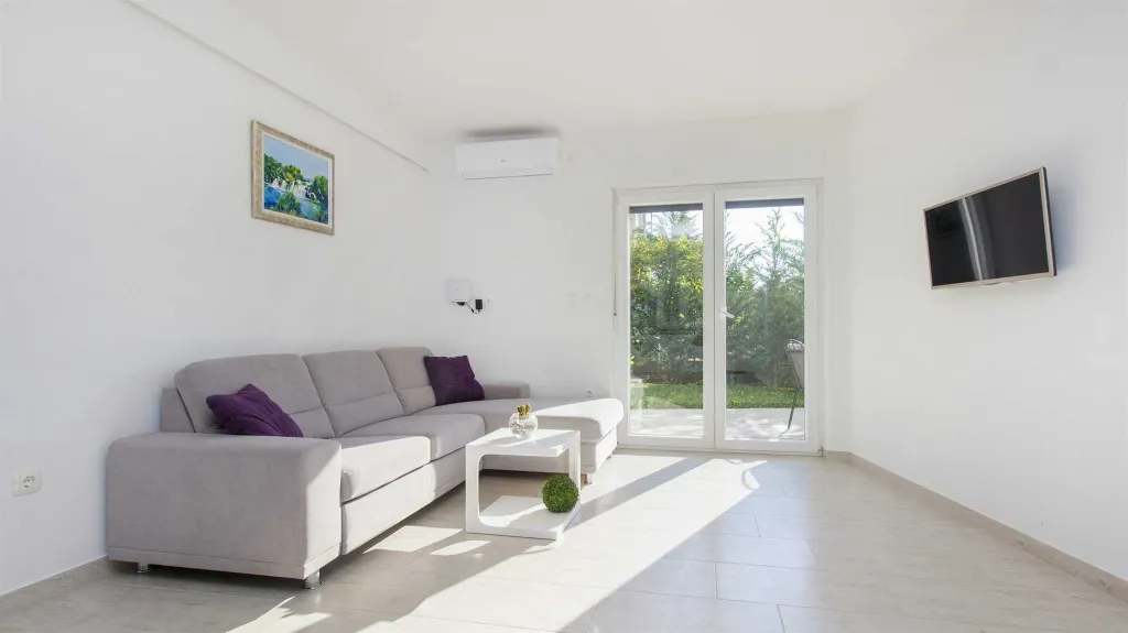 Vodice Apartment for 4 with Terrace & Garden