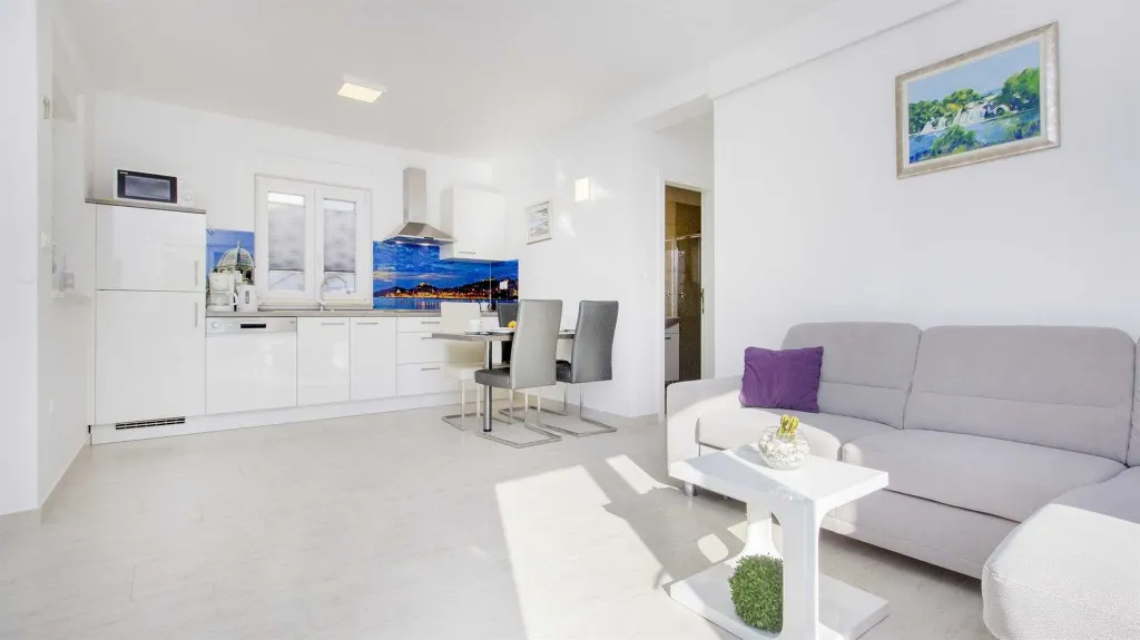 Vodice Apartment for 4 with Terrace & Garden