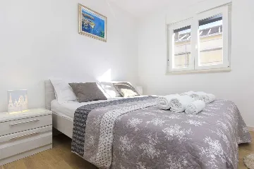 1-Bedroom Sea-View Apartment in Vodice (4 Guests)