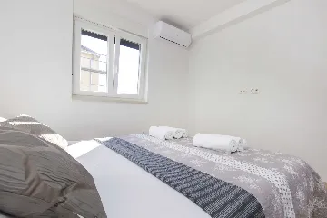 1-Bedroom Sea-View Apartment in Vodice (4 Guests)