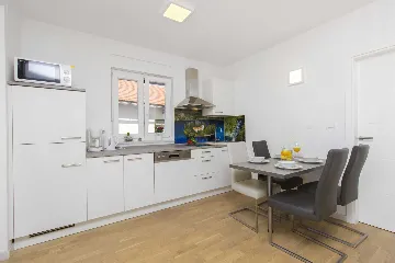 1-Bedroom Sea-View Apartment in Vodice (4 Guests)