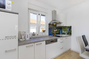 1-Bedroom Sea-View Apartment in Vodice (4 Guests)