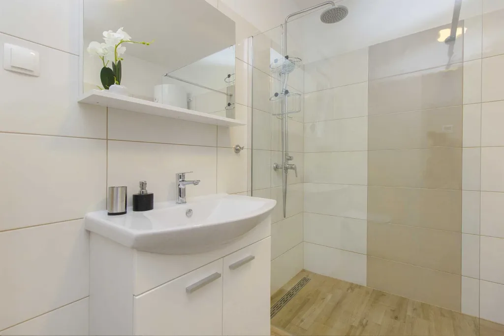 1-Bedroom Sea-View Apartment in Vodice (4 Guests)