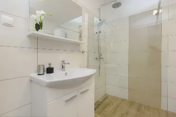 1-Bedroom Sea-View Apartment in Vodice (4 Guests)