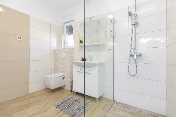 1-Bedroom Sea-View Apartment in Vodice (4 Guests)