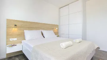 4-Bedroom Villa in Srima with Sea-View Pool