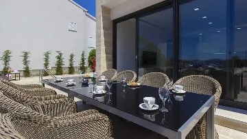 4-Bedroom Villa in Srima with Sea-View Pool