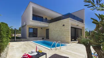 4-Bedroom Villa in Srima with Sea-View Pool