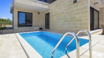 4-Bedroom Villa in Srima with Sea-View Pool