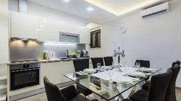 4-Bedroom Villa in Srima with Sea-View Pool