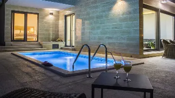 4-Bedroom Villa in Srima with Sea-View Pool