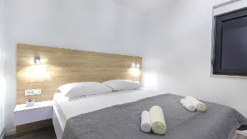 4-Bedroom Villa in Srima with Sea-View Pool