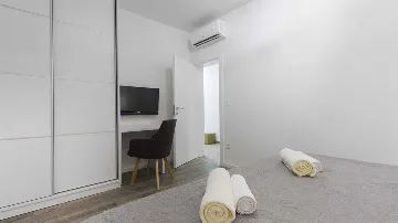 4-Bedroom Villa in Srima with Sea-View Pool