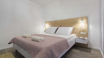 4-Bedroom Villa in Srima with Sea-View Pool