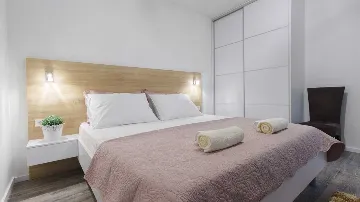 4-Bedroom Villa in Srima with Sea-View Pool