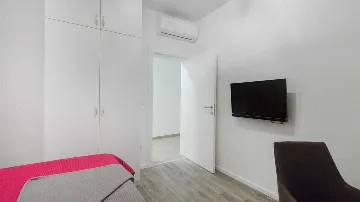 4-Bedroom Villa in Srima with Sea-View Pool