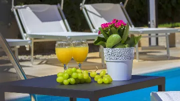 4-Bedroom Villa in Srima with Sea-View Pool