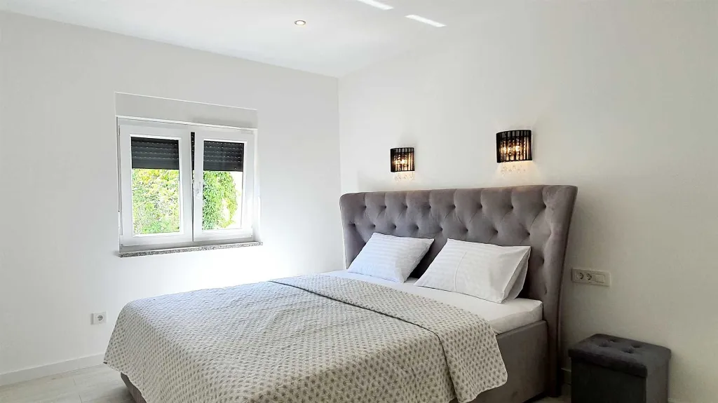 Vodice 4-Bedroom Apartment with Outdoor Pool and Yard