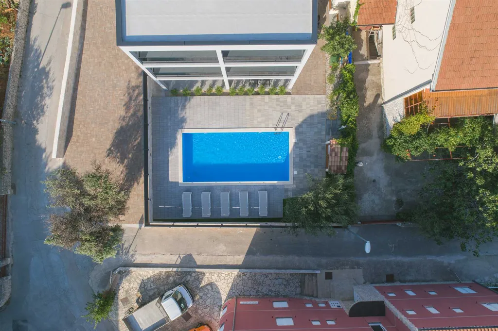 Vodice 4-Bedroom Apartment with Outdoor Pool and Yard
