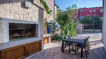 Vodice 4-Bedroom Apartment with Outdoor Pool and Yard