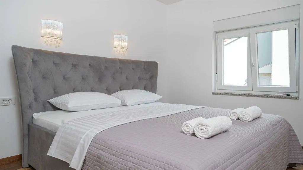 Three-Bedroom Apartment with Pool View in Vodice