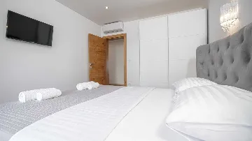 Three-Bedroom Apartment with Pool View in Vodice