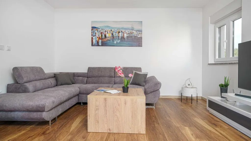 Three-Bedroom Apartment with Pool View in Vodice