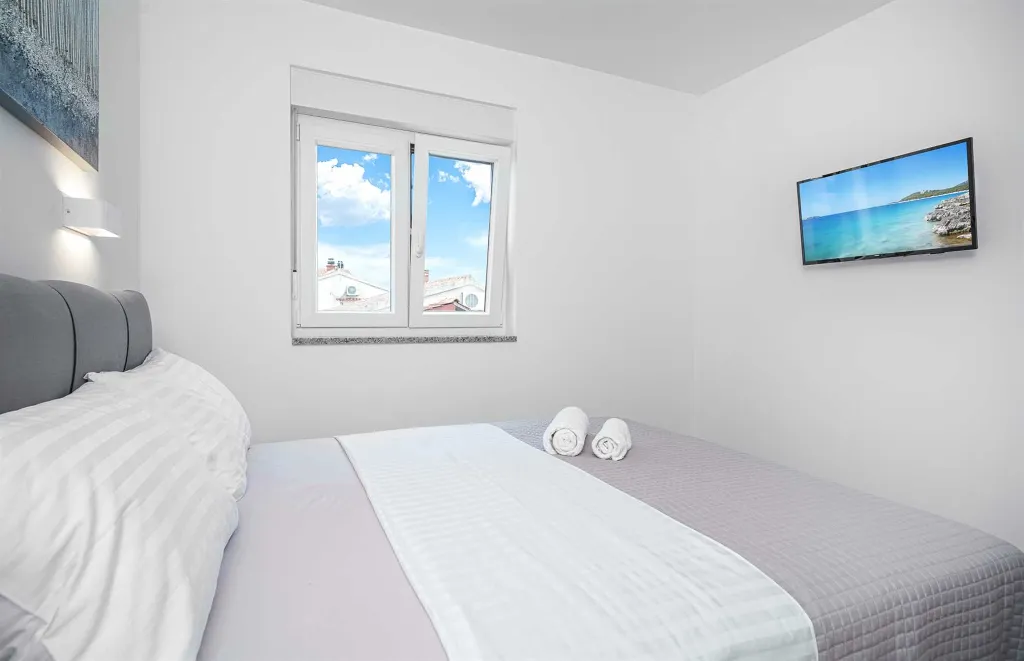 2-Bedroom Apartment in Vodice with Sea View Pool