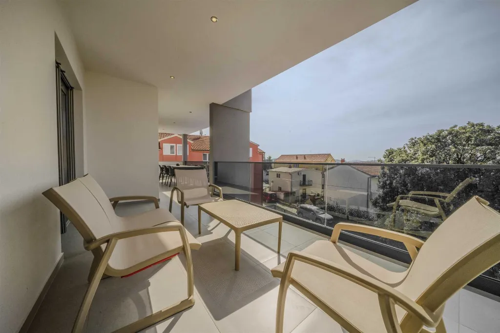 3-Bedroom Apartment in Vodice for 6 Guests