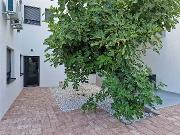 Two-Bedroom Apartment in Vodice for 4–5 Guests