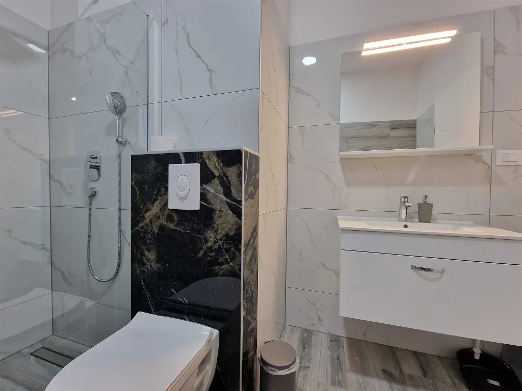 Two-Bedroom Apartment in Vodice for 4–5 Guests