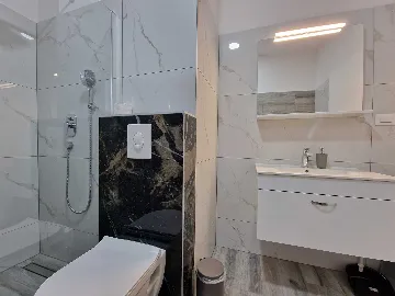 Two-Bedroom Apartment in Vodice for 4–5 Guests