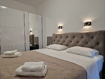 Two-Bedroom Apartment in Vodice for 4–5 Guests