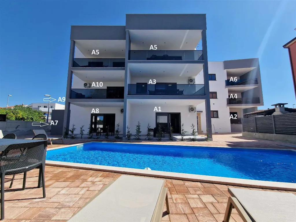 Two-Bedroom Apartment in Vodice for 4–5 Guests