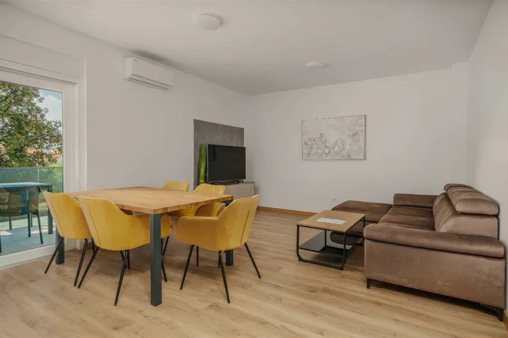 2-Bedroom Apartment in Vodice for up to 5