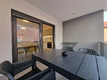 2-Bedroom Apartment in Vodice for Up to 4