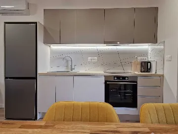 2-Bedroom Apartment in Vodice for Up to 4